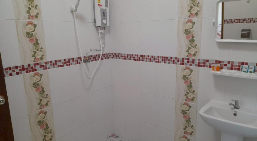 攀 Jayzada Fang Resort เจซาด้า รีสอร์ท 酒店 大堂