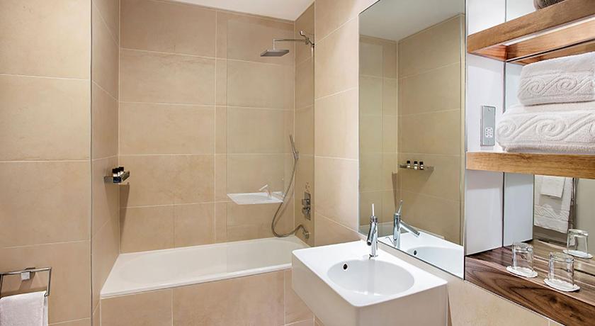 Leonardo Hotel Cardiff photo