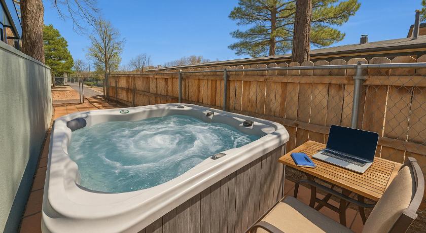 NEW I Hot Tub I Game Room I Arcade 15k Games I Nearby Hikes