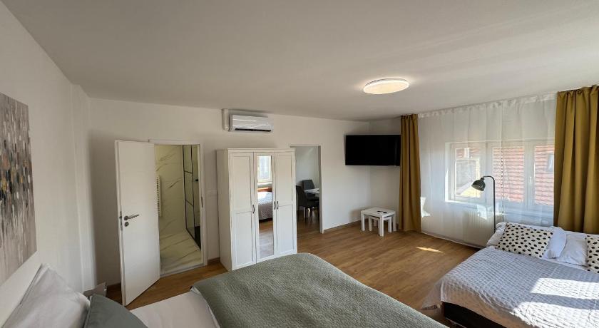 Image of Family Studio 0