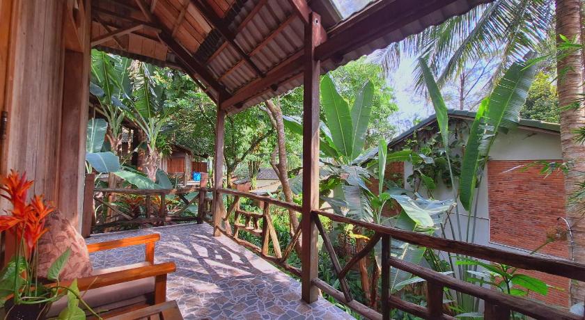 Image of Bungalow with Garden View 1
