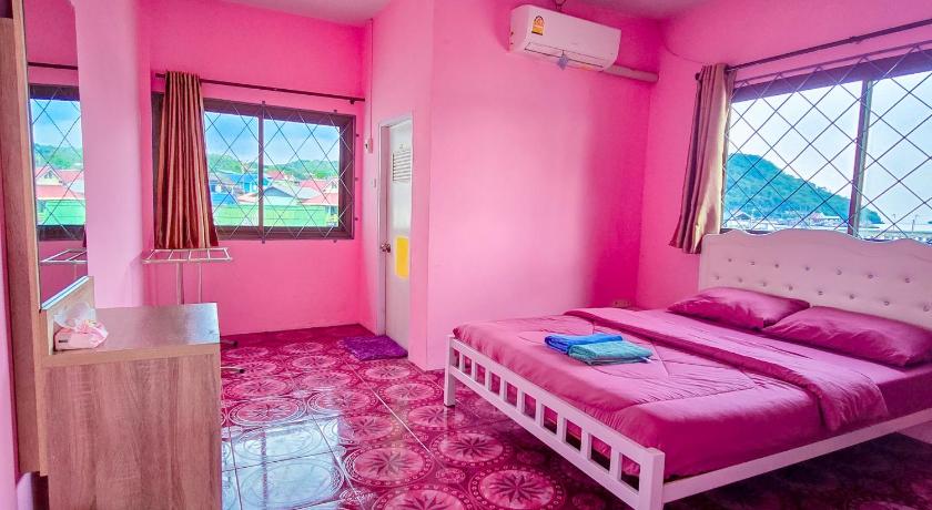 촌부리 Tai Note's Room 3つ星 ゲストハウス レストラン