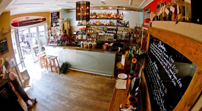 Bar/lounge