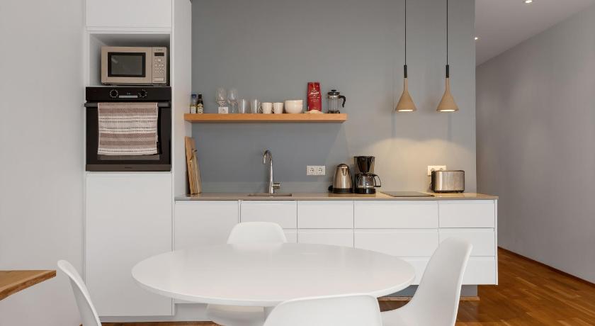 Image of Deluxe One-Bedroom Apartment 10