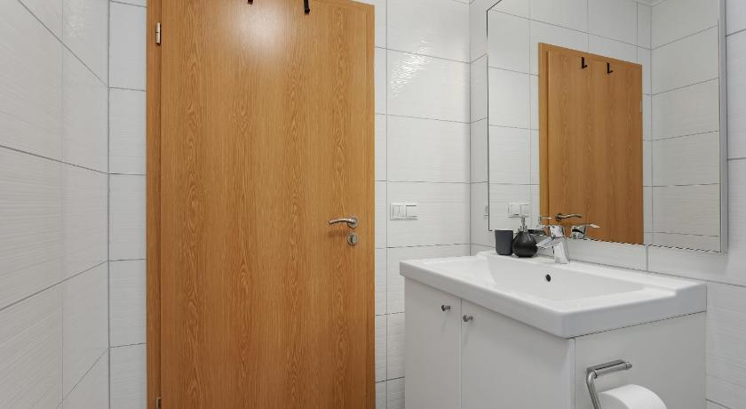 Image of Deluxe One-Bedroom Apartment 14