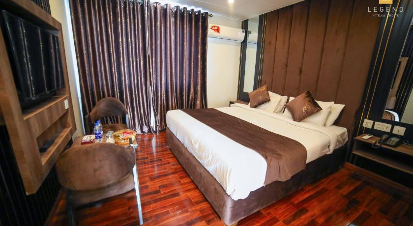 Image of Deluxe King Room 1