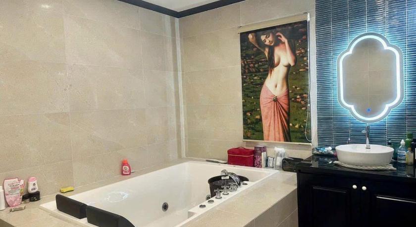 The Bamboo Palace Hotel & Residences - image 4