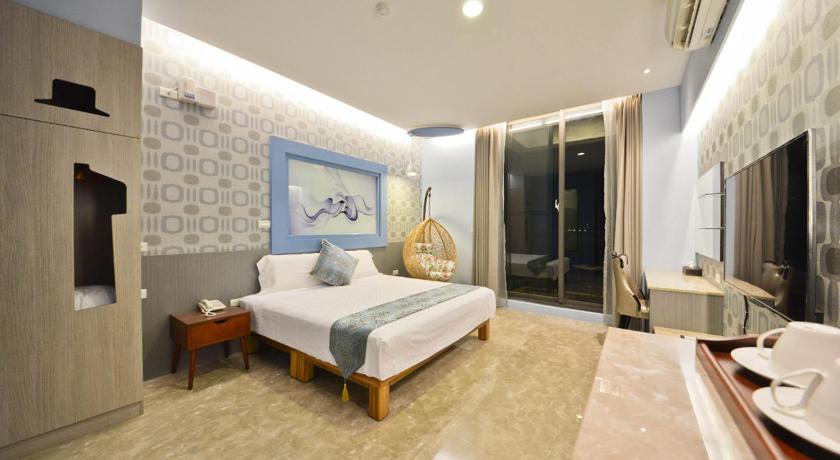 Image of Double Room with Balcony and View 7