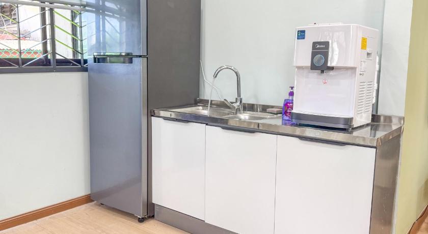 シャーアラム Casa Azure, UITM Shah Alam 3つ星 ゲストハウス レストラン