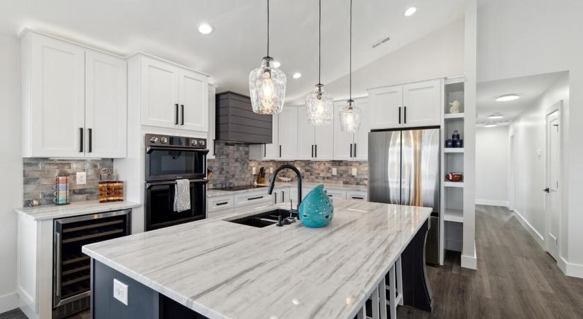 キュアビーチ Second Row Beach House with Game Room 4つ星 宿泊施設 スイート