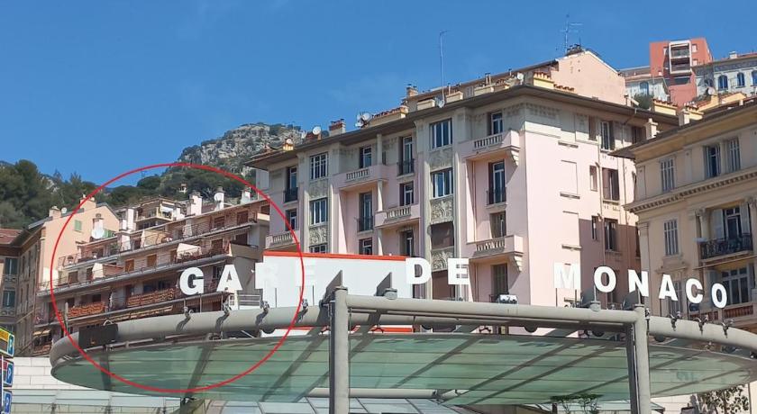 Beausoleil, 30 meters from Monaco train station