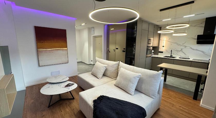 Moderni Hi-Tech apartman v centru Pardubic - Wi-Fi, Netflix, projektor