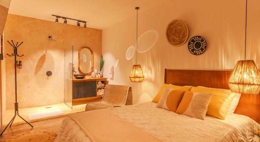 Image of Deluxe Room 3