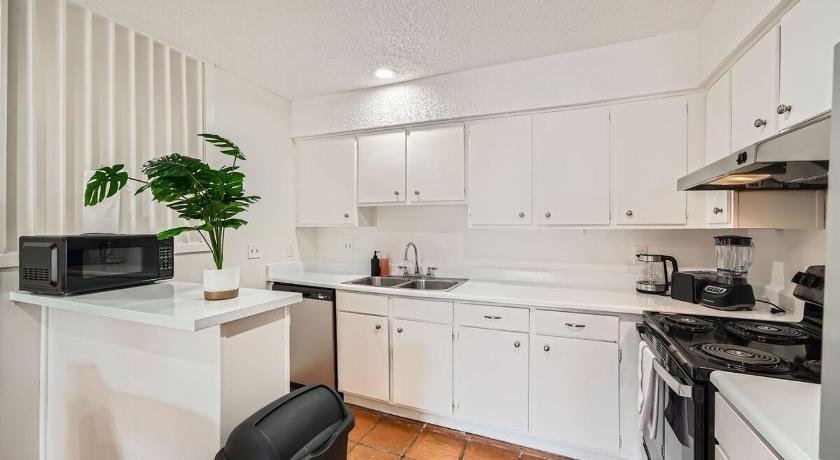奧斯汀 Your 2B Getaway - Steps 2 Dtwn - Sleeps 6 - Pool and Prkg 4星级 住宿 客房