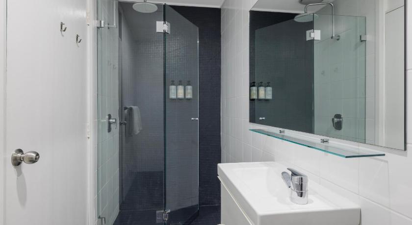Image of Executive Triple Room 2