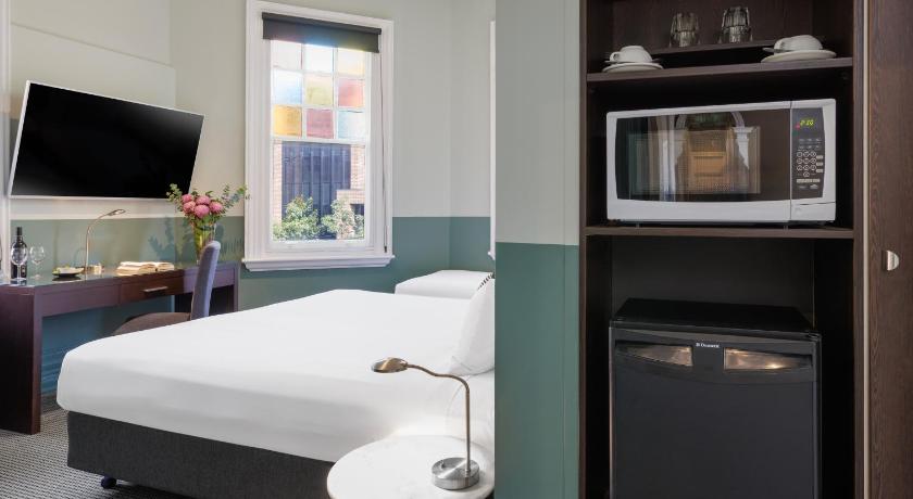 Image of Executive Triple Room 4