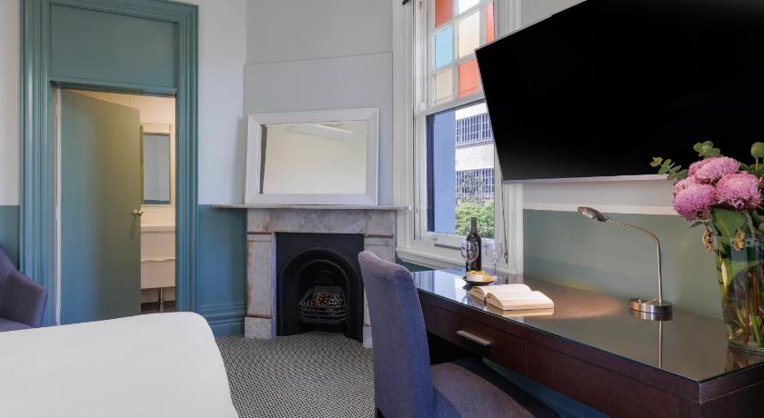 Image of Executive Triple Room 5