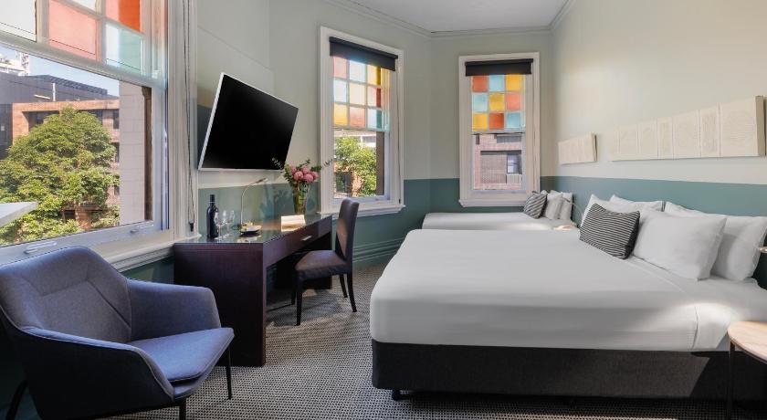 Image of Executive Triple Room 1