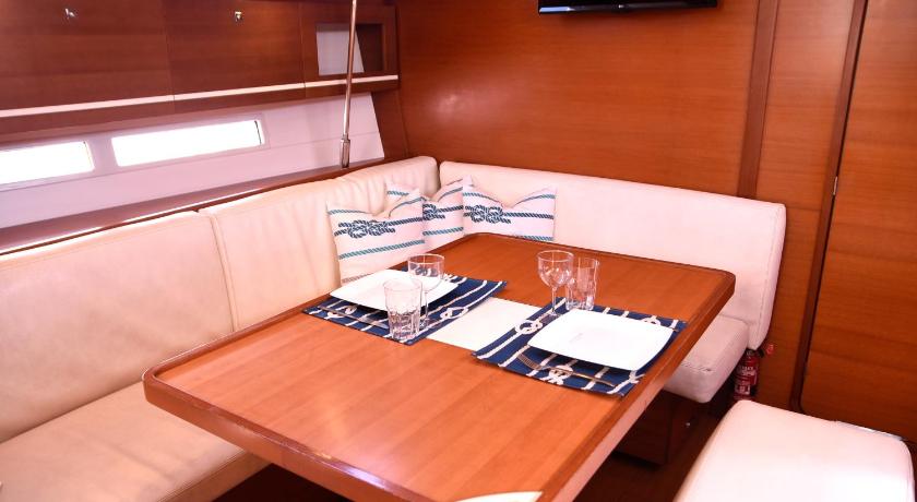 フィゲイラ・ダ・フォシュ PRIMO by Mondego Yachts 3つ星 シングルルーム レストラン