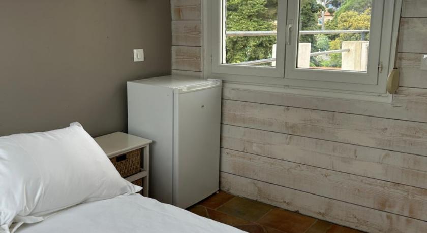 Image of Queen Room with Sea View 17