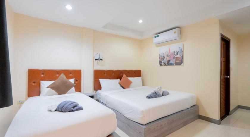 Image of Deluxe Room 12