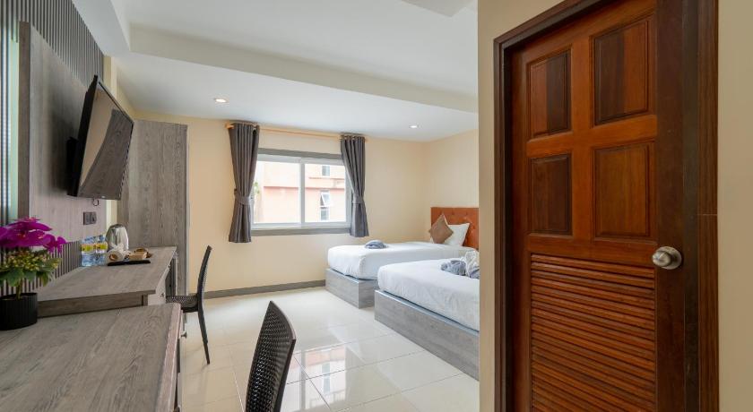 Image of Deluxe Room 6