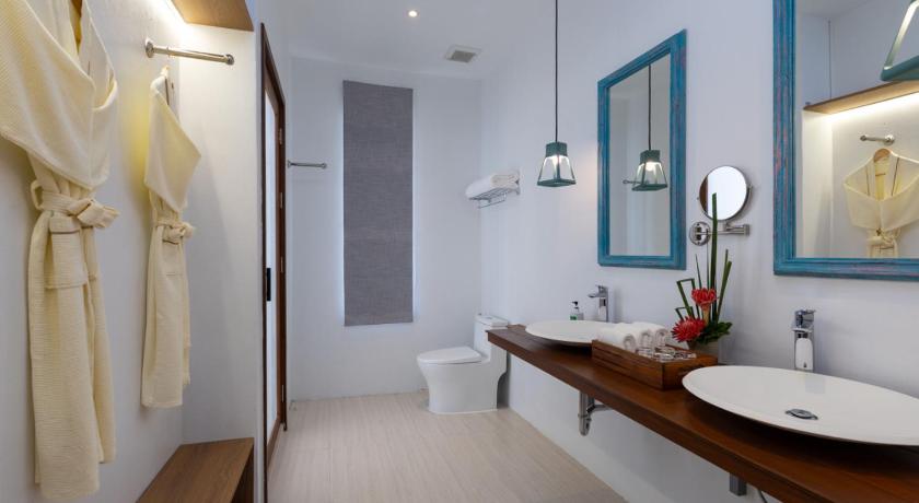 รูปของห้องพักสำหรับสามท่านมีวิวทะเล (Triple Room with Sea View) 2