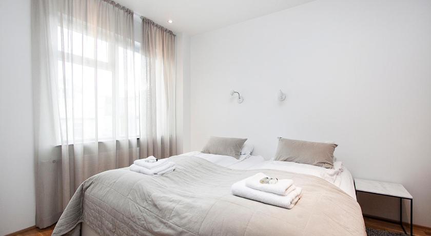 Image of One-Bedroom Deluxe Apartment 7