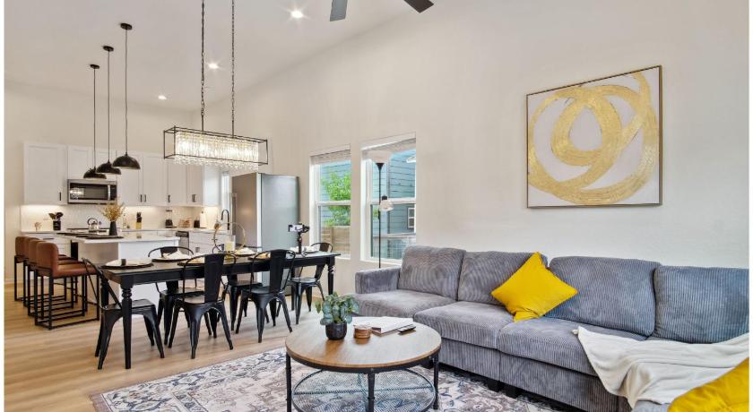 聖安東尼奧 Skyline Retreat 3BR-3BA w Stunning Views Near DT 4星级 住宿 大堂
