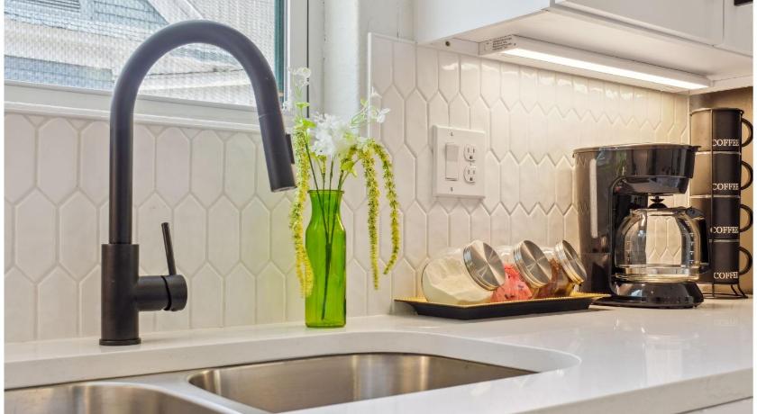 聖安東尼奧 Skyline Retreat 3BR-3BA w Stunning Views Near DT 4星级 住宿 餐厅