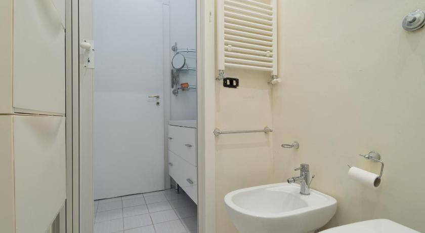 Image of Deluxe Suite 16