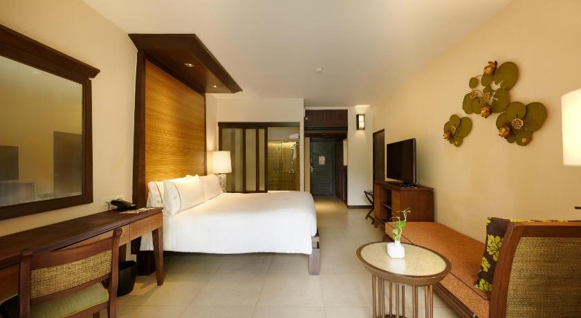 Image of Poolside Access King Room 4