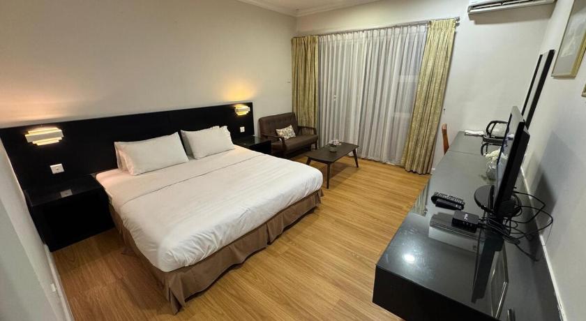 Image of Studio Apartment with King Bed 5