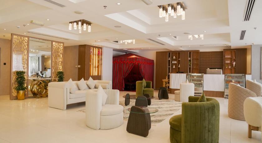 Royal Grand Suite Hotel - image 9