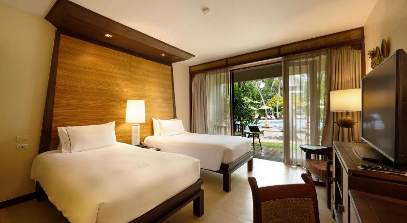 Image of Tropical Deluxe Pool View Twin Room 9