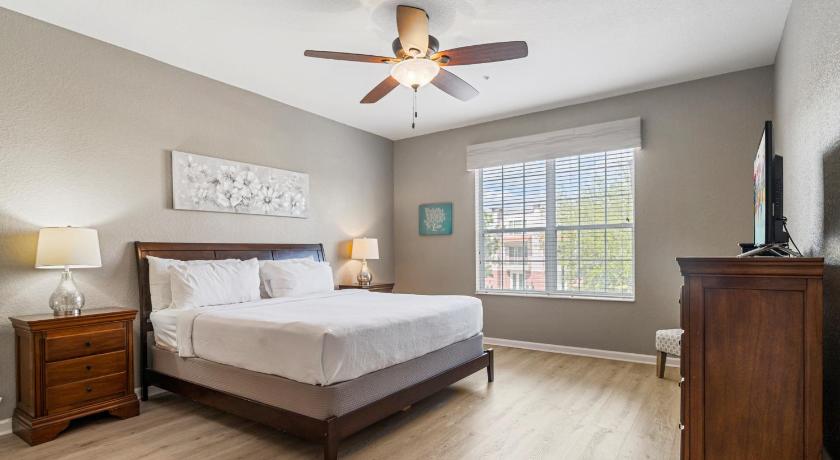Image of Luxury Three-Bedroom Apartment 4