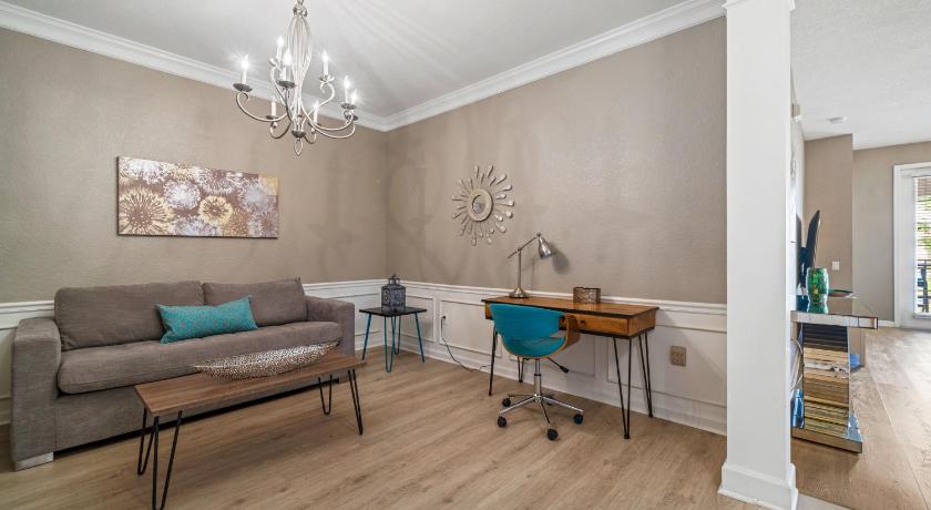 Image of Luxury Three-Bedroom Apartment 8