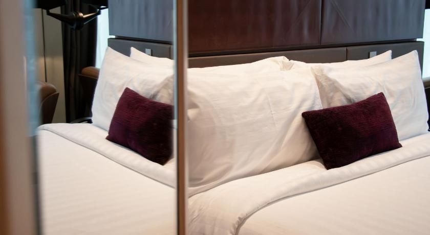 Image of Privilege Suite 15