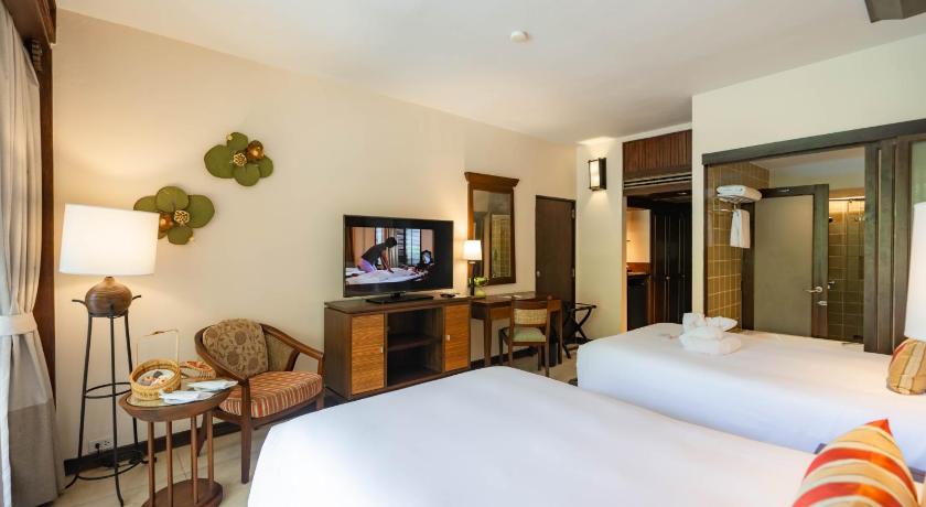Image of Tropical Deluxe Pool View Twin Room 13