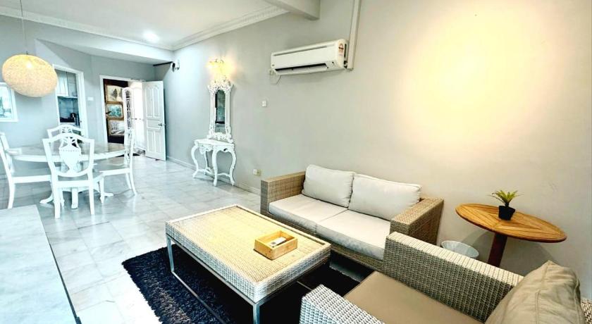 Image of 1 Bedroom Deluxe Suite 9