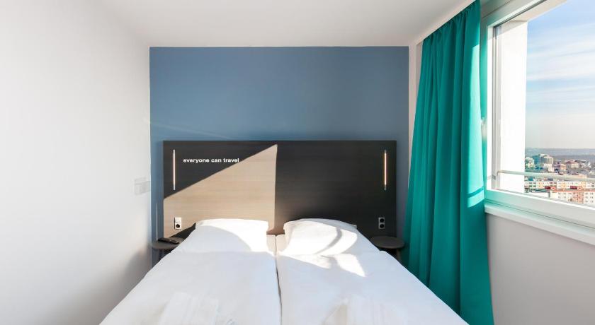 Image of Twin Room 7