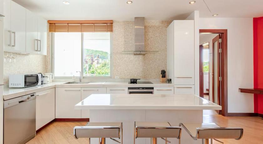 Luxuriously private seafront bangtao beach - image 9