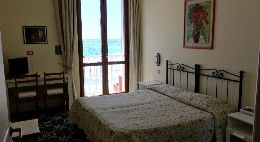 Double Room with Sea View, Hotel Maggiore in Moneglia