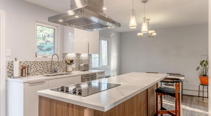 Modern Downtown Stay