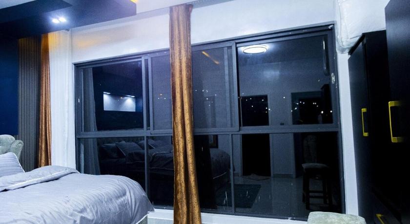 Image of Apartment 18