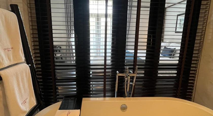 Image of Deluxe Double Room with Balcony 14