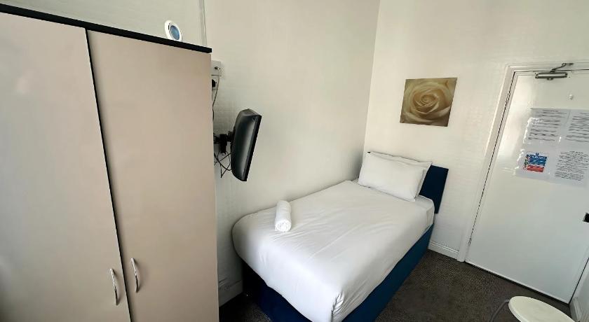 Image of Standard Single Room 1