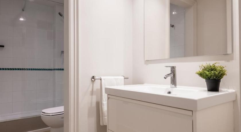 MIRADOR 3 Bedroom Apartment Port Vell - image 11