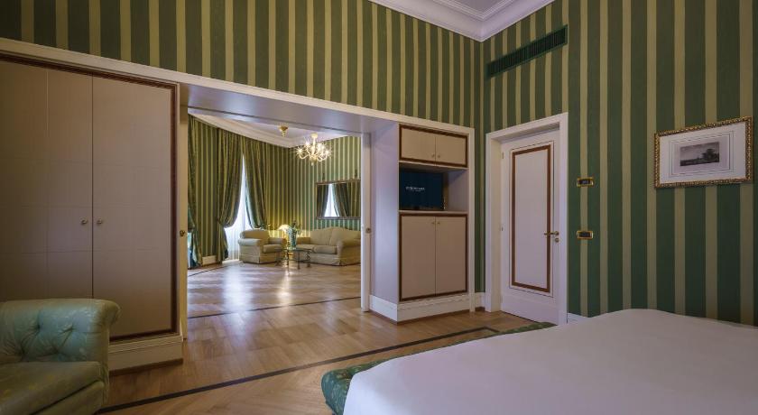 Image of Suite with View 14
