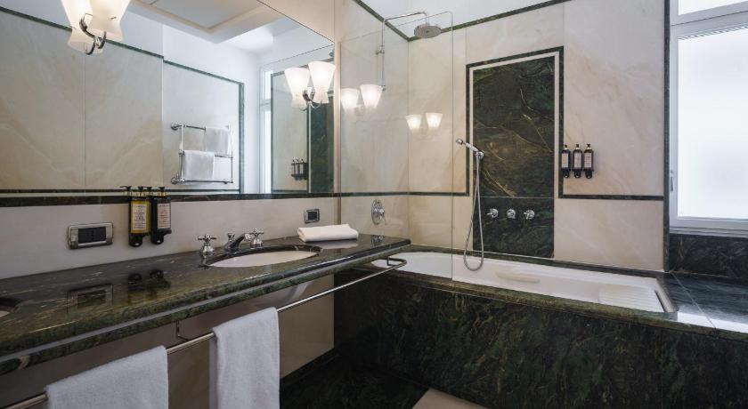 Image of Standard Suite 14